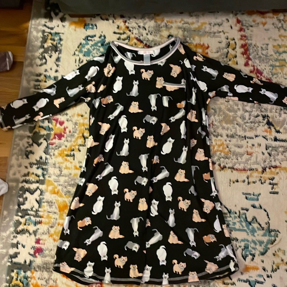 black cat nightgown!